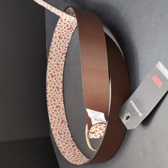 NWT,Levi's Brown/ White Floral Reversible Belt with Metallic Gold Buckle,XL. - Picture 9 of 12